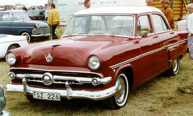 MAINLINE, CUSTOMLINE et CRESTLINE, les modèles DeLuxe de Ford de 1952 à 1954