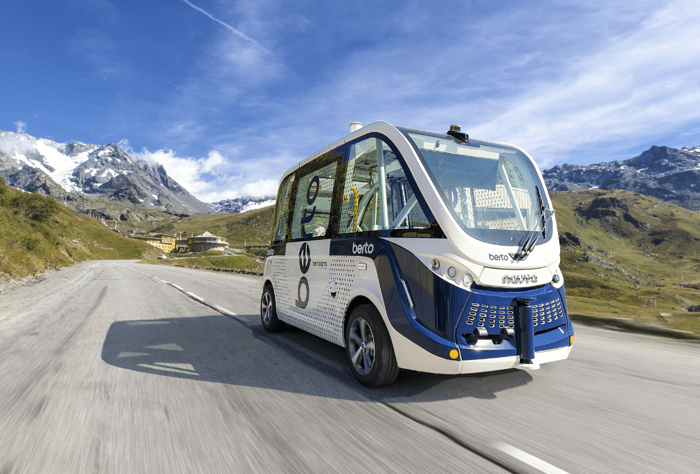 Navette autonome Berto sur une route de montagne