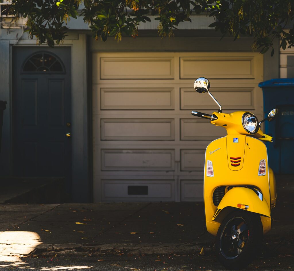 yellow_scooter